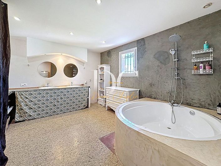 Image No.16-4 Bed House for sale