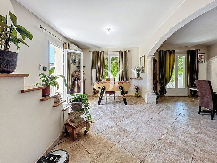 Image No.7-4 Bed House for sale