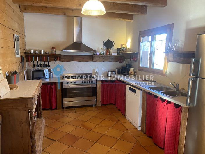 Image No.8-5 Bed House for sale