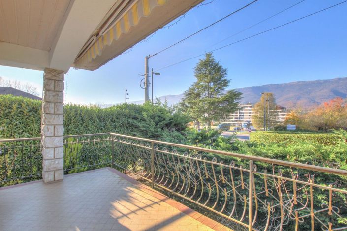 Image No.2-4 Bed House for sale