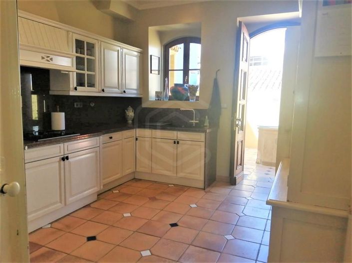 Image No.9-3 Bed House for sale