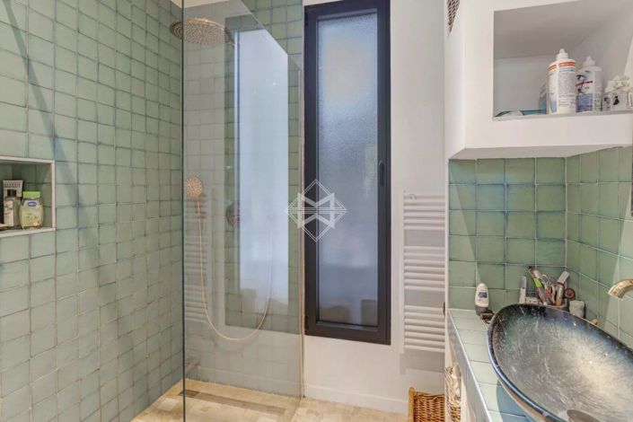 Image No.11-5 Bed House for sale