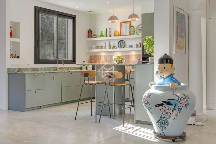 Image No.5-5 Bed House for sale