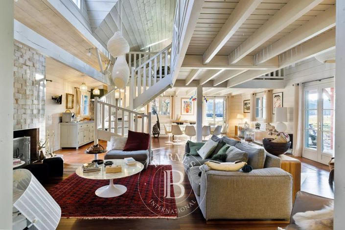 Image No.11-8 Bed House for sale