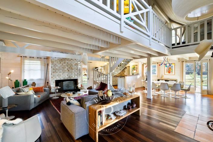 Image No.14-8 Bed House for sale