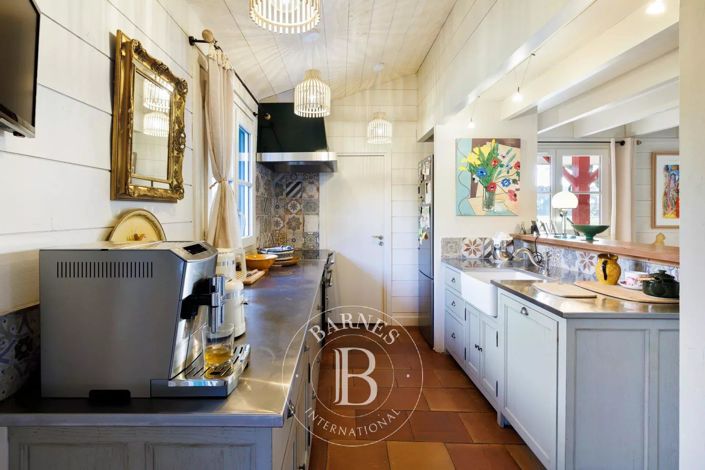 Image No.15-8 Bed House for sale