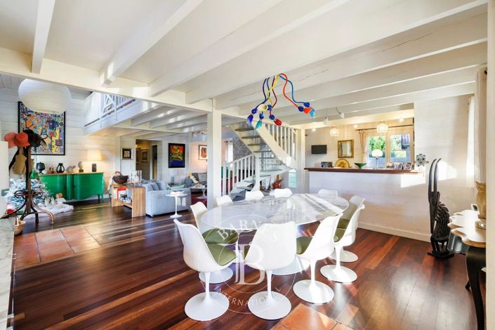 Image No.16-8 Bed House for sale