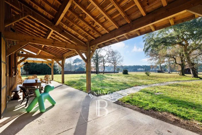 Image No.25-8 Bed House for sale