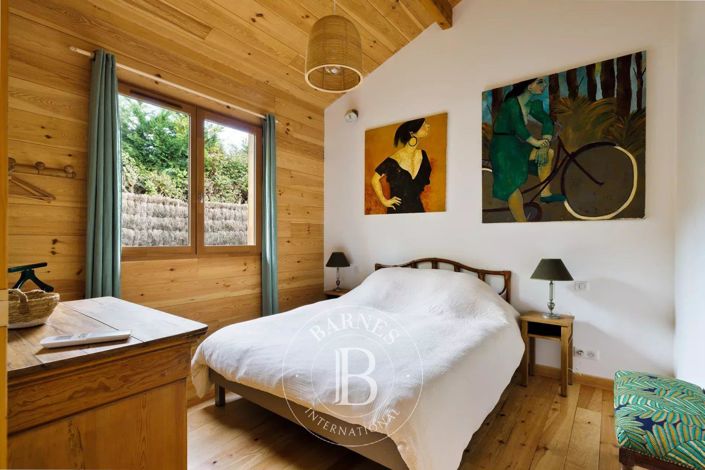 Image No.28-8 Bed House for sale