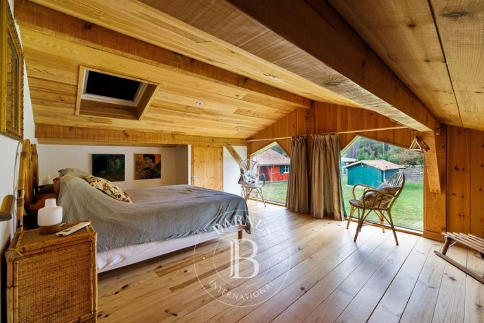 Image No.29-8 Bed House for sale