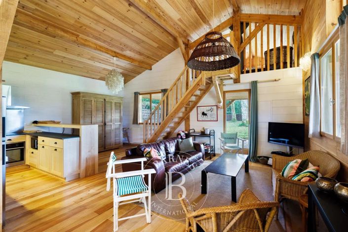 Image No.31-8 Bed House for sale