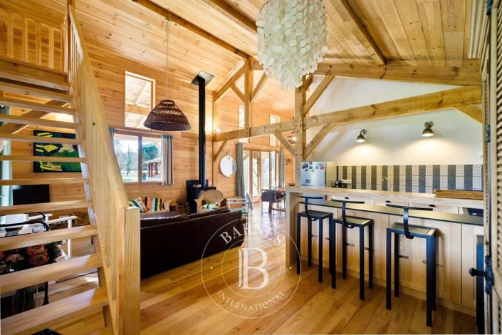 Image No.36-8 Bed House for sale