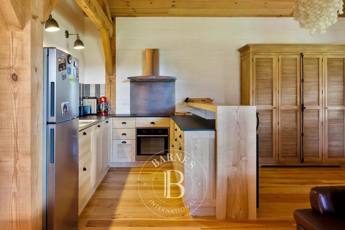 Image No.37-8 Bed House for sale