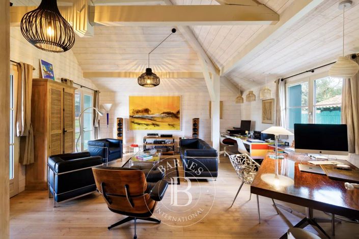 Image No.39-8 Bed House for sale