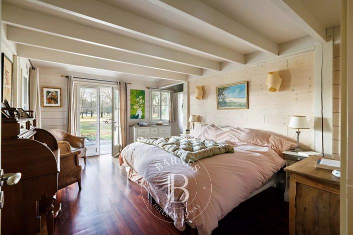 Image No.41-8 Bed House for sale