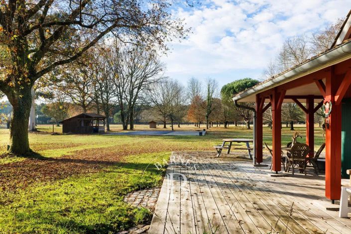 Image No.9-8 Bed House for sale