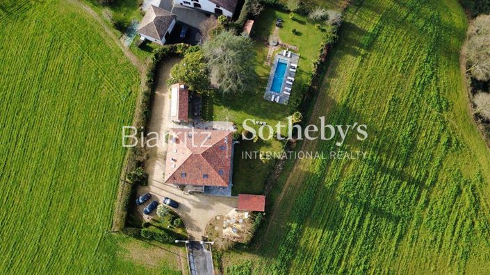 Image No.3-6 Bed House for sale