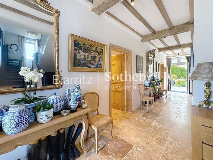 Image No.5-6 Bed House for sale