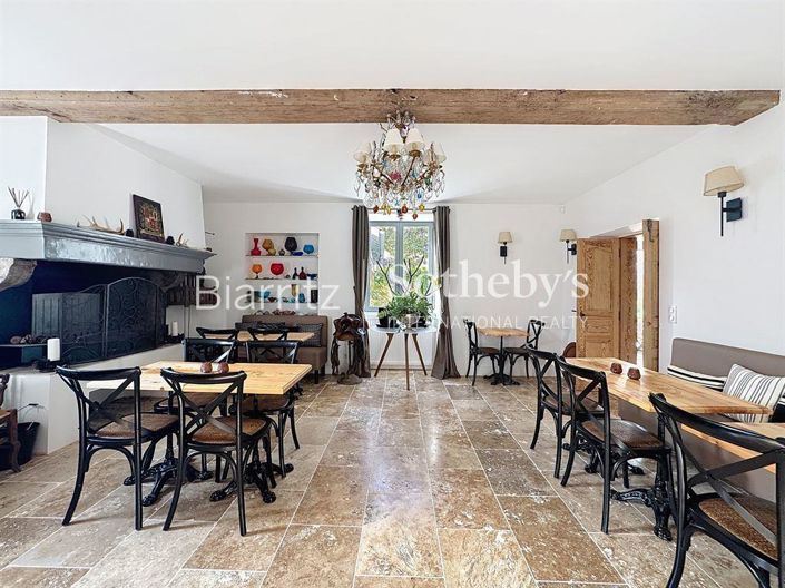 Image No.7-6 Bed House for sale