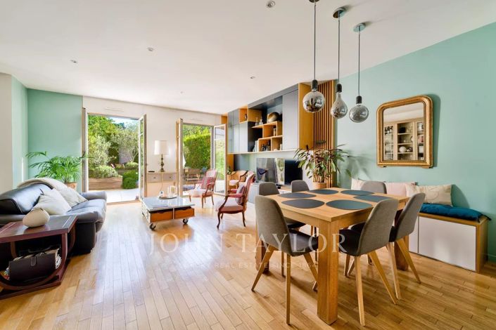 Image No.4-5 Bed House for sale