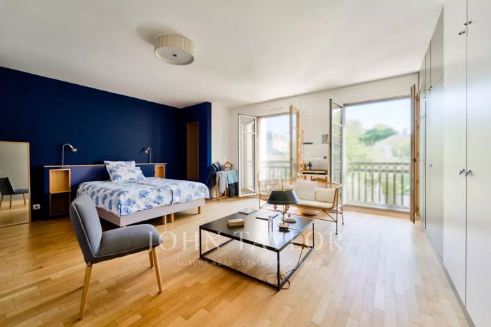 Image No.7-5 Bed House for sale