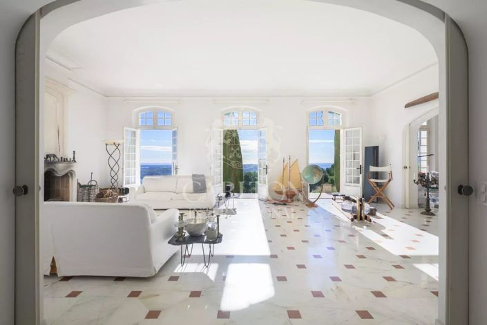 Image No.5-5 Bed House for sale