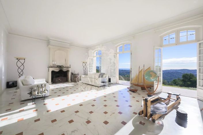 Image No.6-5 Bed House for sale