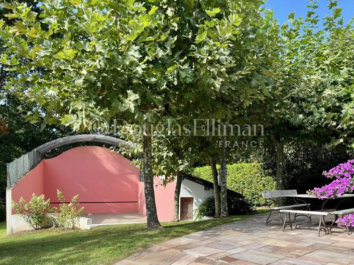 Image No.13-6 Bed House for sale