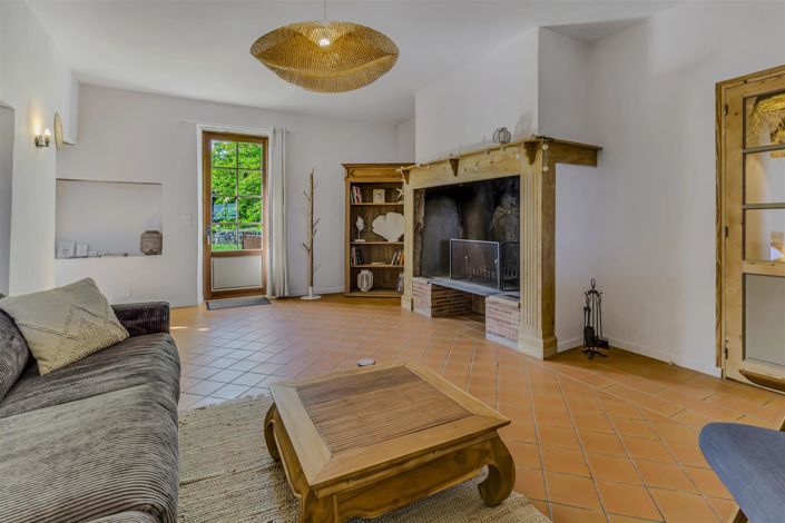 Image No.19-House for sale