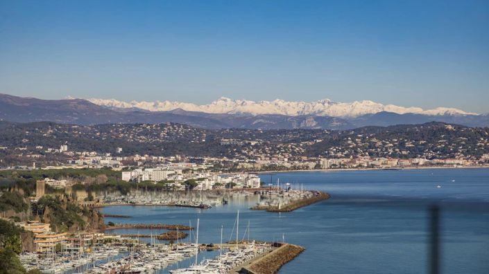 Image No.25-7 Bed House for sale