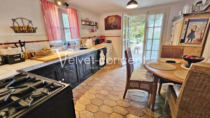 Image No.9-3 Bed House for sale