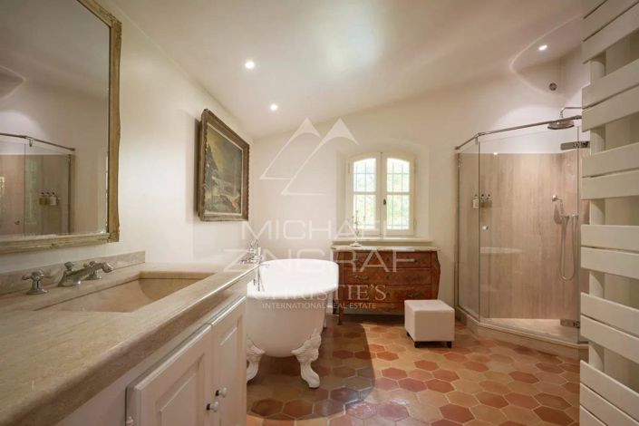 Image No.7-4 Bed House for sale