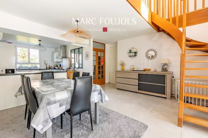 Image No.8-4 Bed House for sale