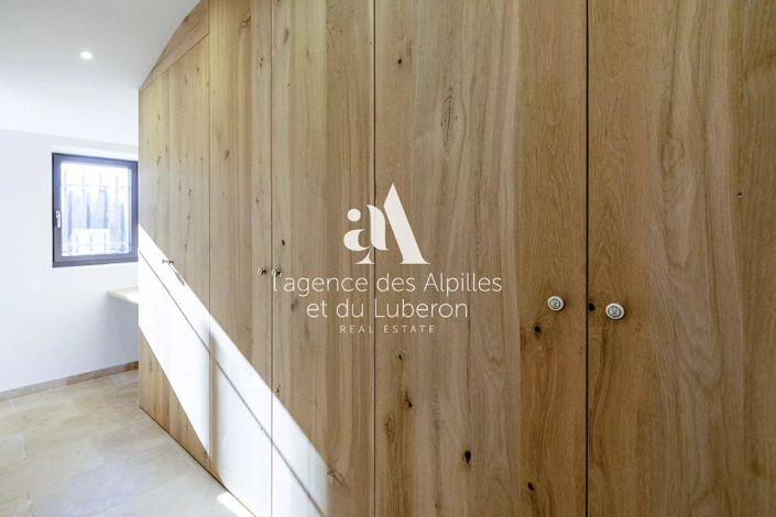 Image No.20-6 Bed House for sale