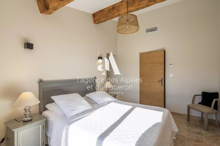 Image No.21-6 Bed House for sale