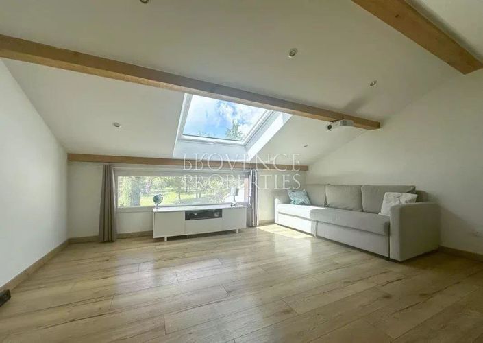 Image No.9-7 Bed House for sale