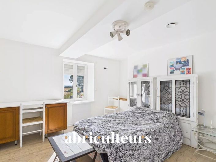 Image No.8-4 Bed House for sale