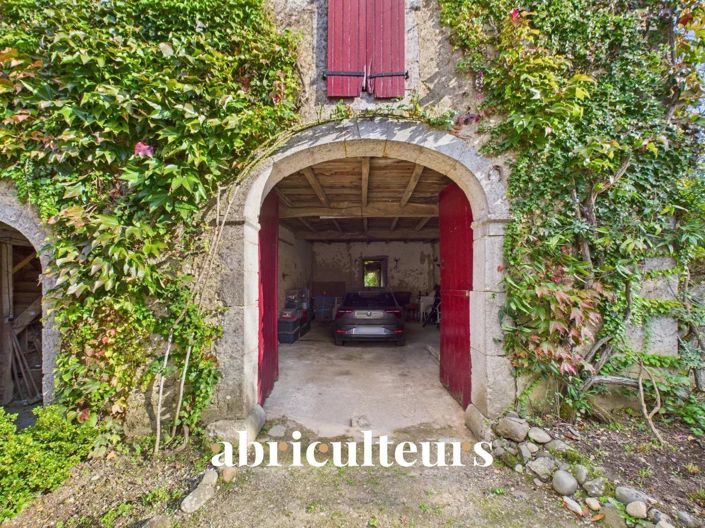 Image No.16-6 Bed House for sale