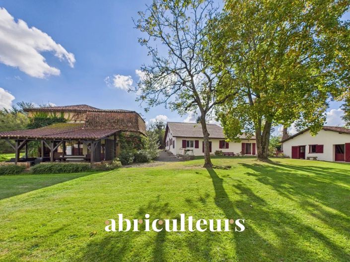 Image No.18-6 Bed House for sale