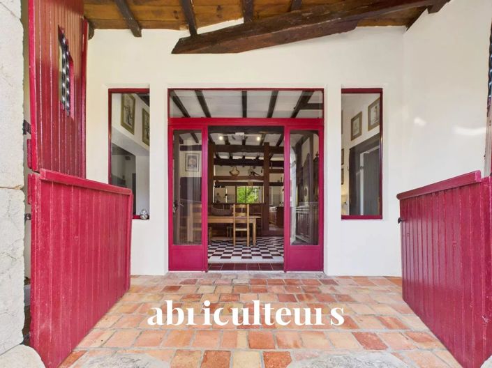 Image No.5-6 Bed House for sale