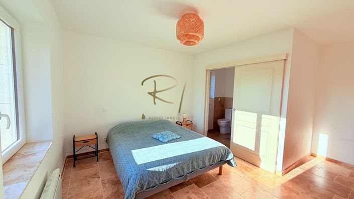 Image No.7-3 Bed House for sale