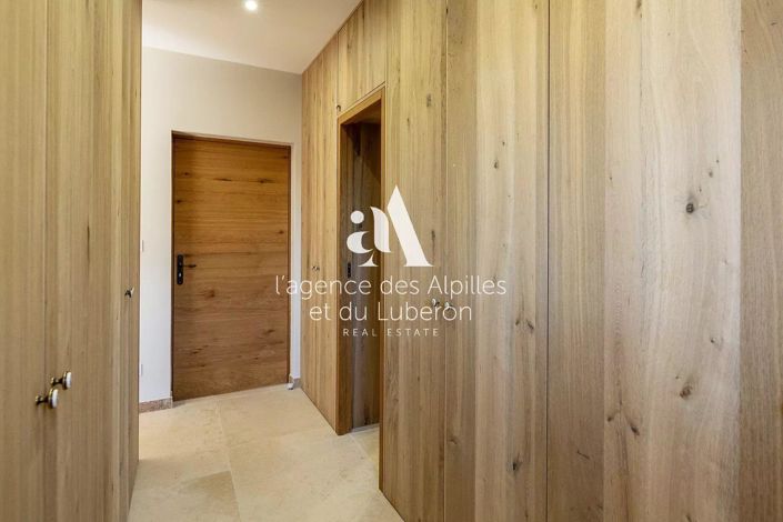 Image No.11-6 Bed House for sale