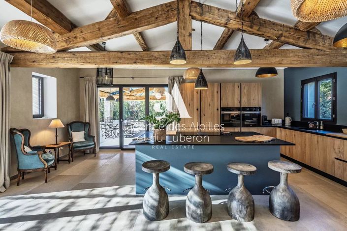 Image No.4-6 Bed House for sale