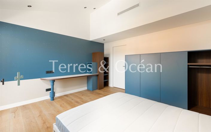 Image No.13-6 Bed House for sale