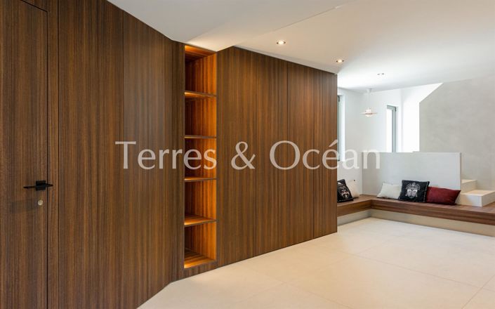 Image No.14-6 Bed House for sale