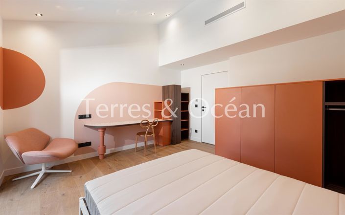 Image No.17-6 Bed House for sale