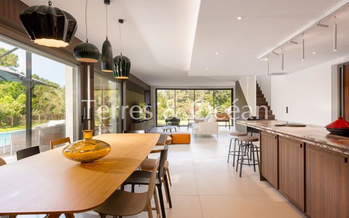 Image No.3-6 Bed House for sale