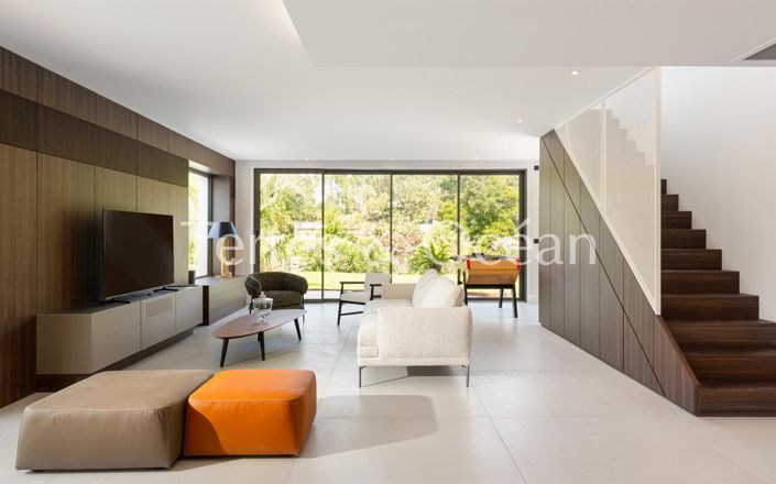 Image No.5-6 Bed House for sale