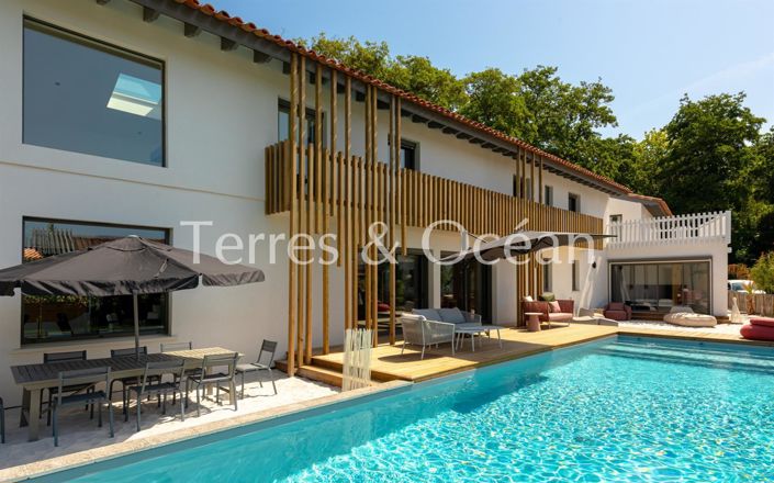 Image No.9-6 Bed House for sale