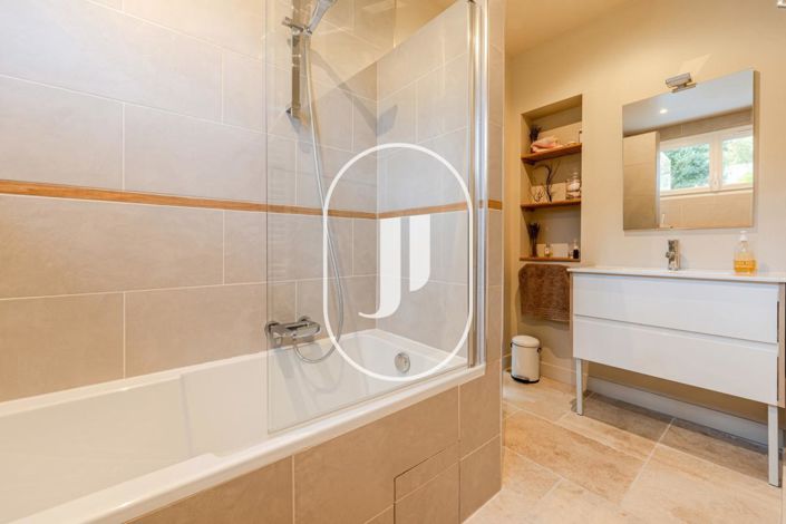 Image No.9-Maison de 5 chambres à vendre à Vernègues